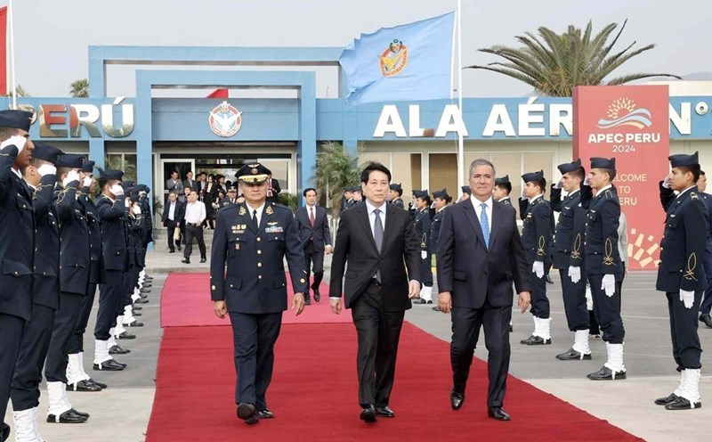 Farewell ceremony for Politburo member and President Luong Cuong in Lima, Peru on the afternoon of November 16, local time. Photo: VNA