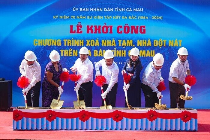 Ca Mau chinh thuc khoi cong Chuong trinh xoa nha tam, nha dot nat. Anh: BTC cung cap