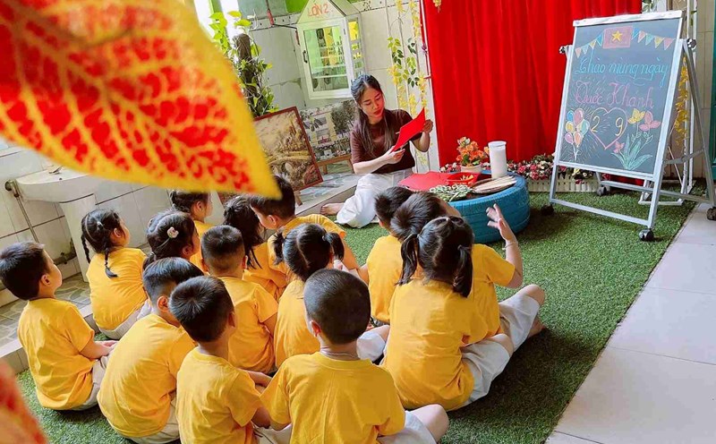 Teachers and students of Vanh Khuyen Kindergarten (Lien Chieu District, Da Nang). Photo: Hai Dinh
