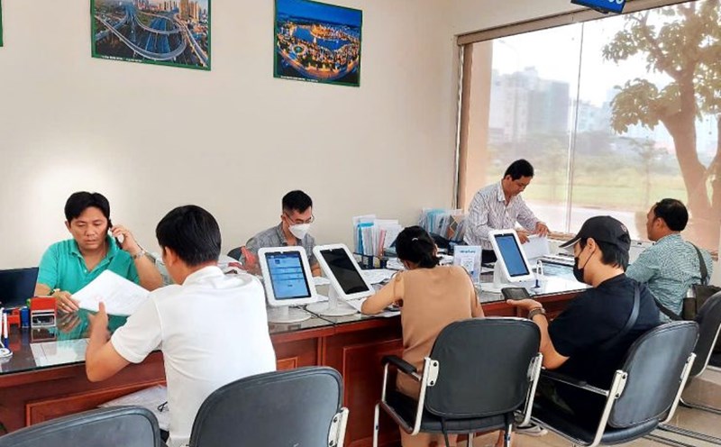 Ho Chi Minh City does not charge fees for document conversion when wards are merged. Photo: Minh Quan