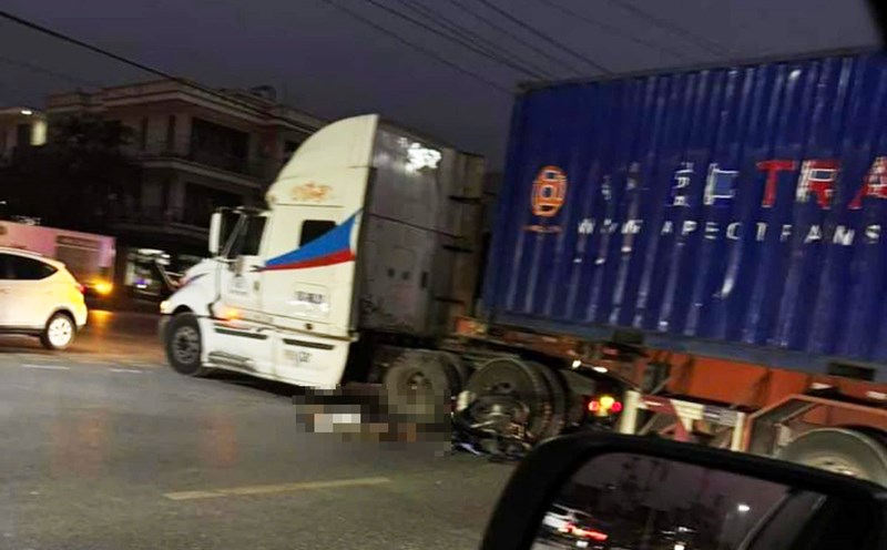 The scene of the accident occurred on National Highway 18, through Dong Trieu City, Quang Ninh Province. Photo: Provided by local residents