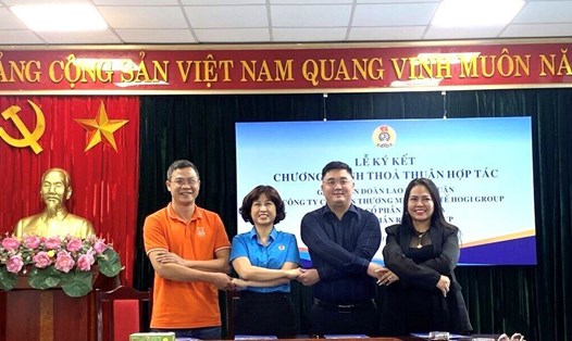 LĐLĐ quận Cầu Giấy ký thoả thuận hợp tác, thực hiện chương trình phúc lợi để đoàn viên, người lao động thụ hưởng nhiều lợi ích. Ảnh: CĐCS