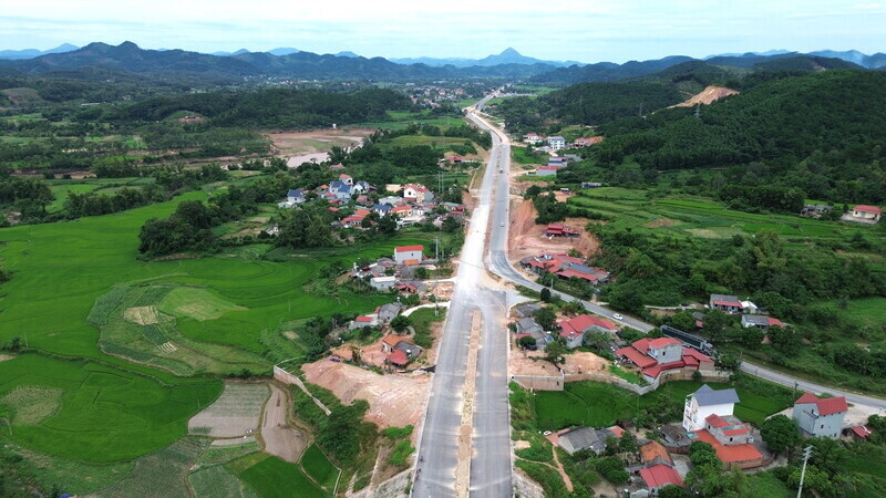 Project to upgrade section Km18-Km80, National Highway 4B, Lang Son province. Photo: Khanh Linh