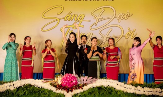NSƯT Hồng Liên, Hồ Quỳnh Hương và nhiều nghệ sĩ tham gia đêm nhạc "Sáng đạo trong đơi". Ảnh: BTC