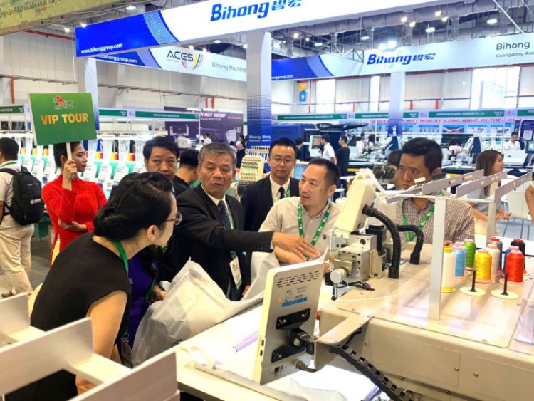 Visitors to the 2023 international exhibition of textile and garment equipment and technology, products and accessories. Photo: Tran Minh