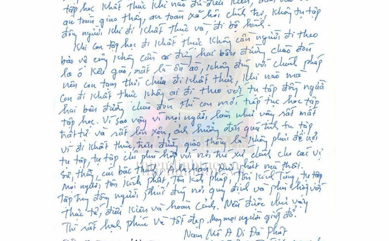 Mr. Minh Tue's handwritten letter has the confirmation stamp of his brother's company. Photo: Phat Tam Thien Dinh Tue Company