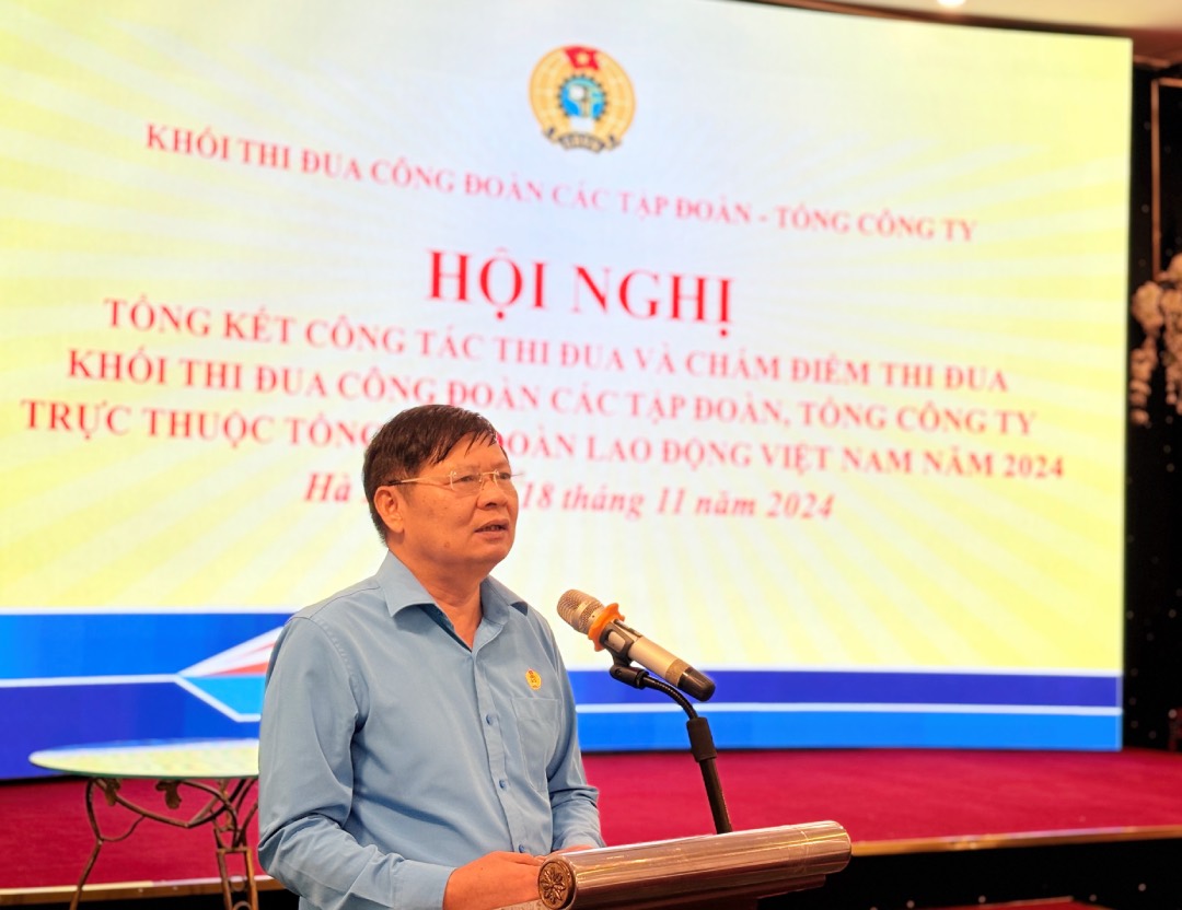 Mr. Phan Van Anh - Vice President of the Vietnam General Confederation of Labor - gave a speech at the conference. Photo: Bao Han