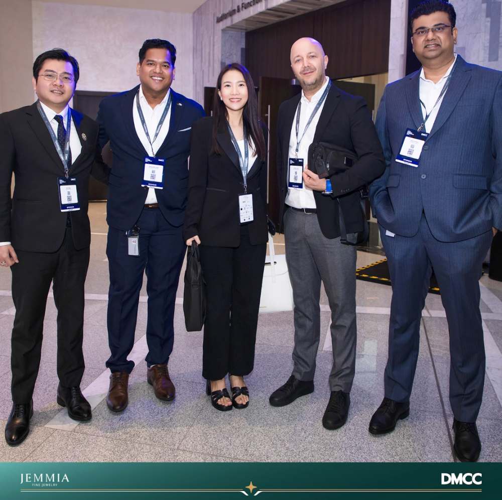 BGD Jemmia Diamonds gap go Anthony Litch - Senior Director of Operations at GIA Dubai va phai doan GIA Dubai.