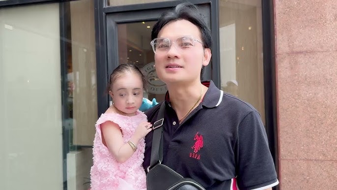 Meritorious Artist Kim Tieu Long's adopted daughter passed away. Photo: Artist provided.