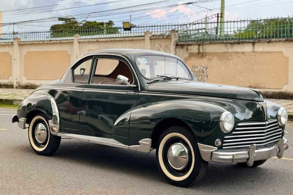 The 1954 Peugeot 203 Coupe A Vendre has a rare time on the street. Photo: Nguyen Tien