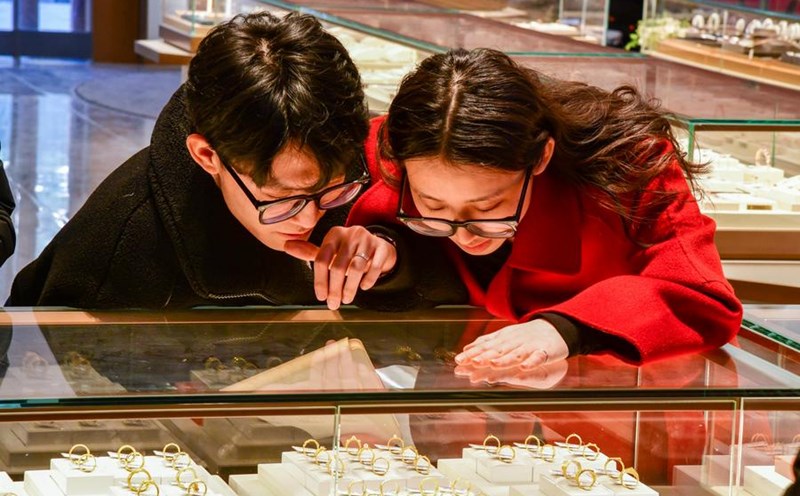 Gold price on November 18, 2024 was at 2,591.7 USD/ounce. Photo: Xinhua