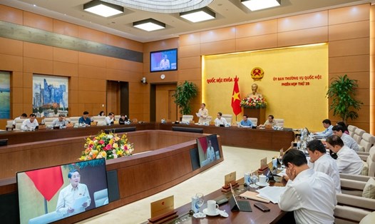 Phiên họp thứ 39 của Ủy ban Thường vụ Quốc hội. Ảnh: Quochoi.vn