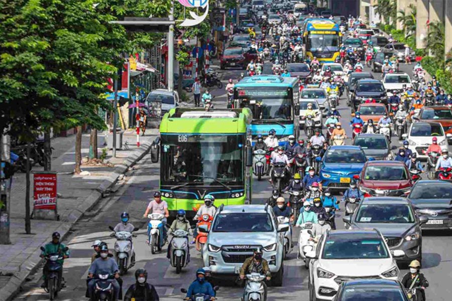 Identifying challenges as Hanoi implements unprecedented low emission zones.