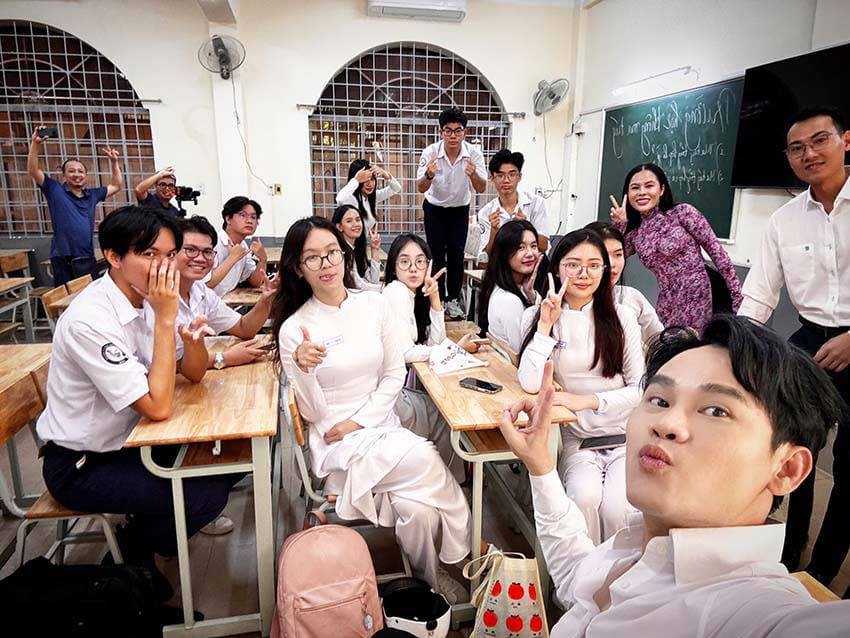 MC Hong Phuc made a meaningful MV to spread the message of drug prevention. Photo: Interviewee