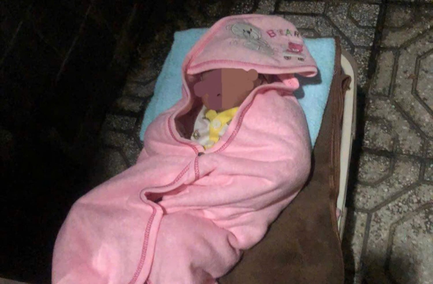 Abandoned baby girl. Photo: H.Nguyen