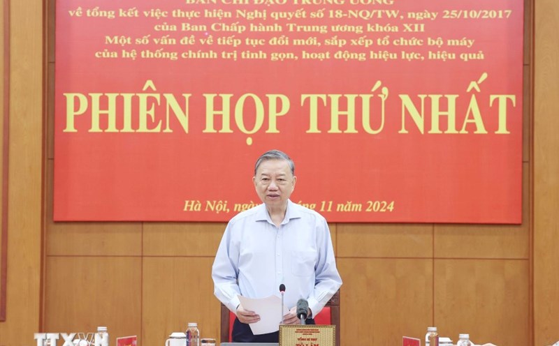 General Secretary To Lam gives instructions. Photo: Thong Nhat/VNA