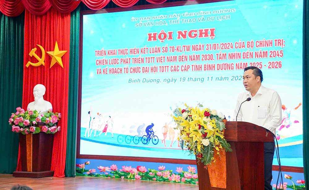 Mr. Cao Van Chong - Deputy Director of the Department of Culture, Sports and Tourism of Binh Duong province spoke at the conference. Photo: Department of Culture, Sports and Tourism of Binh Duong province