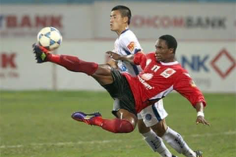 Player Tshamala when he played for Dong Tam Long An. Photo: FBNV