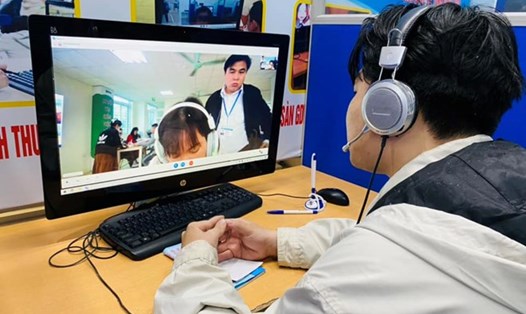 Theo Bộ Nội vụ, chế độ chính sách chưa đủ sức thu hút người có trình độ công nghệ thông tin. Ảnh minh họa: Hương Nha