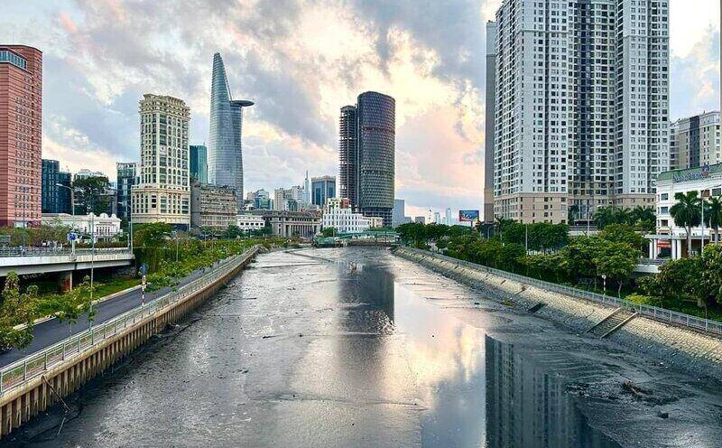 Apartment prices are still difficult to "cool down". Photo: Bao Chuong