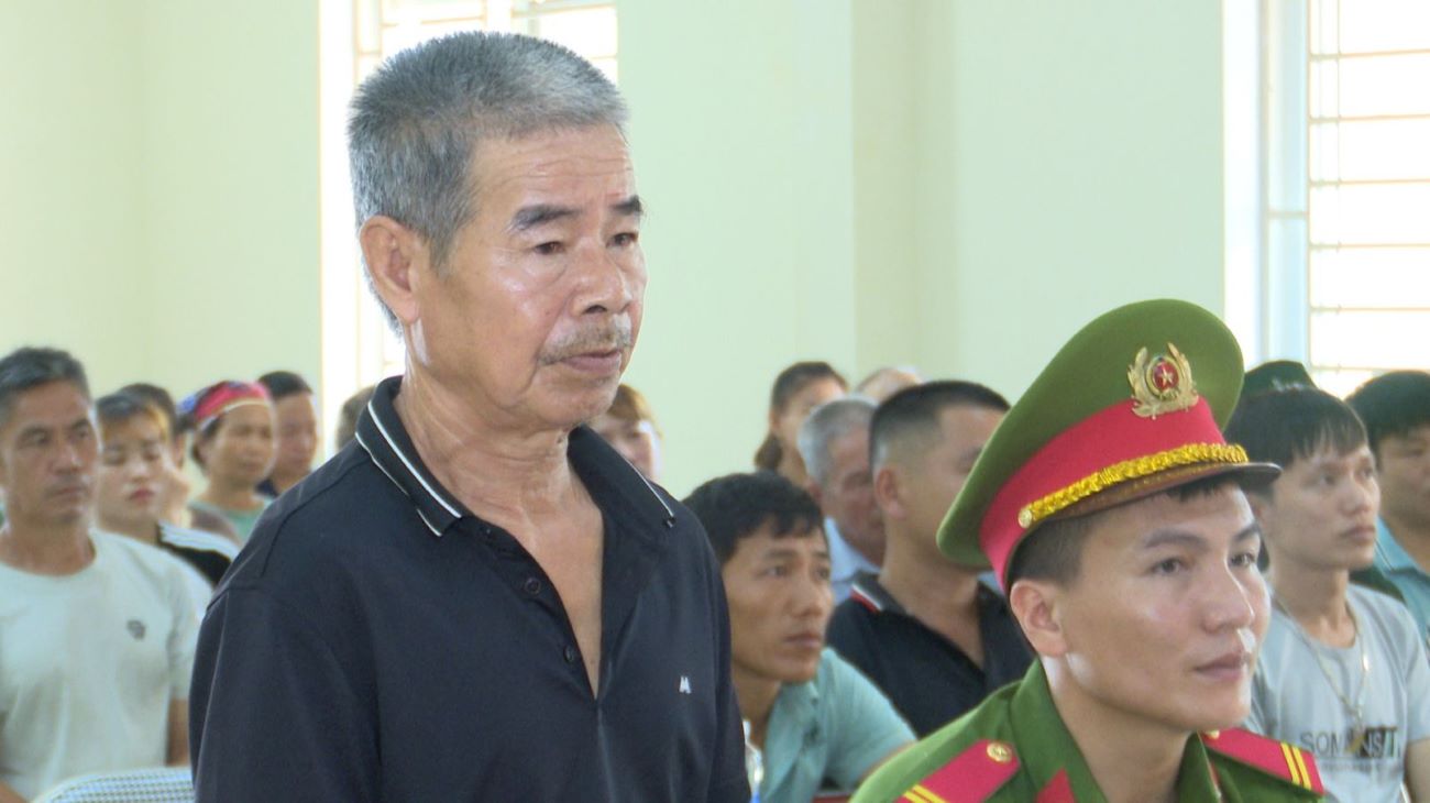 Bị cáo Hà Thanh Mẫn bị tuyên phạt án tù treo vì tội xây nhà trên đất nông nghiệp. Ảnh: CATH