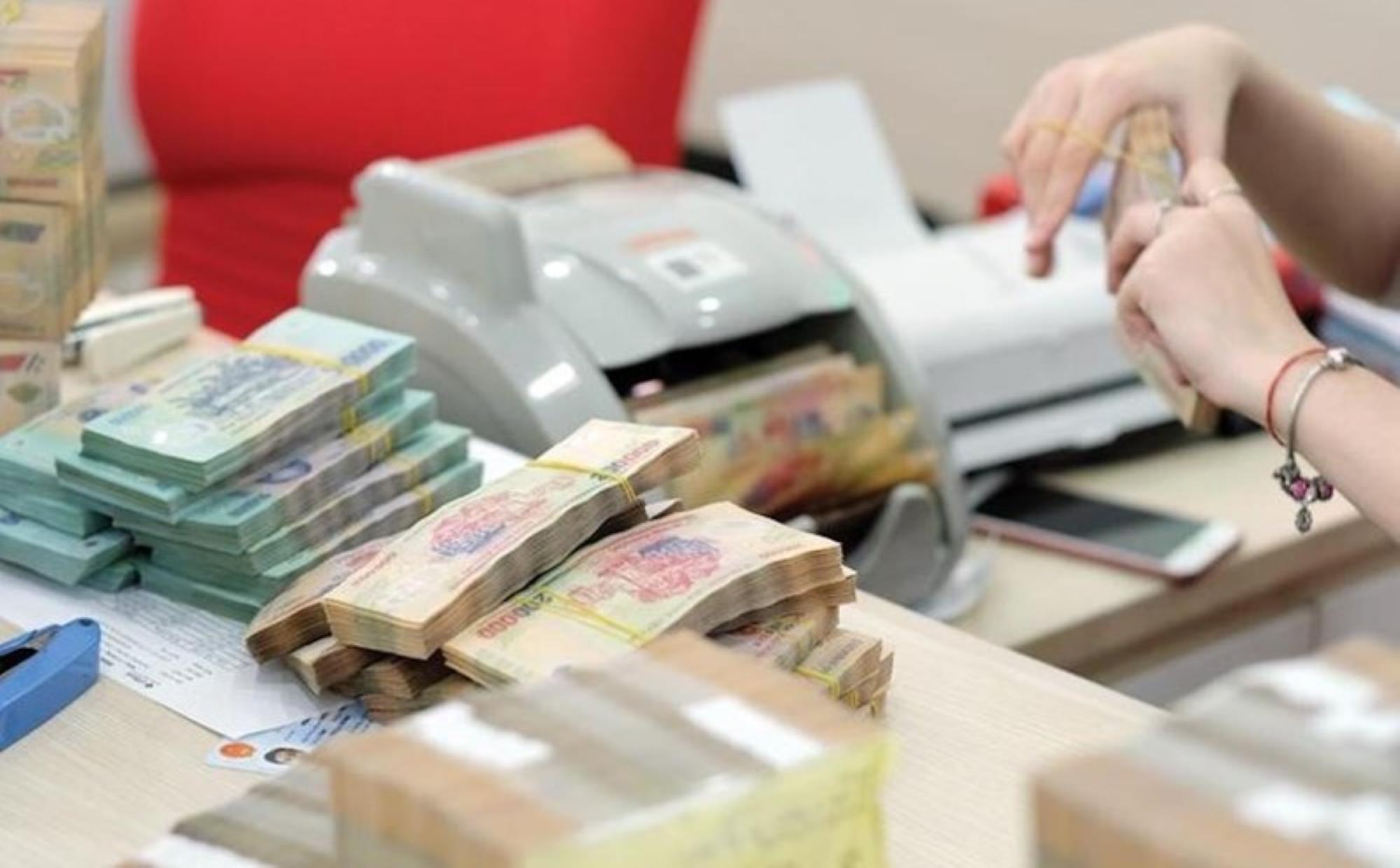 Banks are actively implementing the handling of bad debts and collecting bad debt interest. Photo: Hai Nguyen