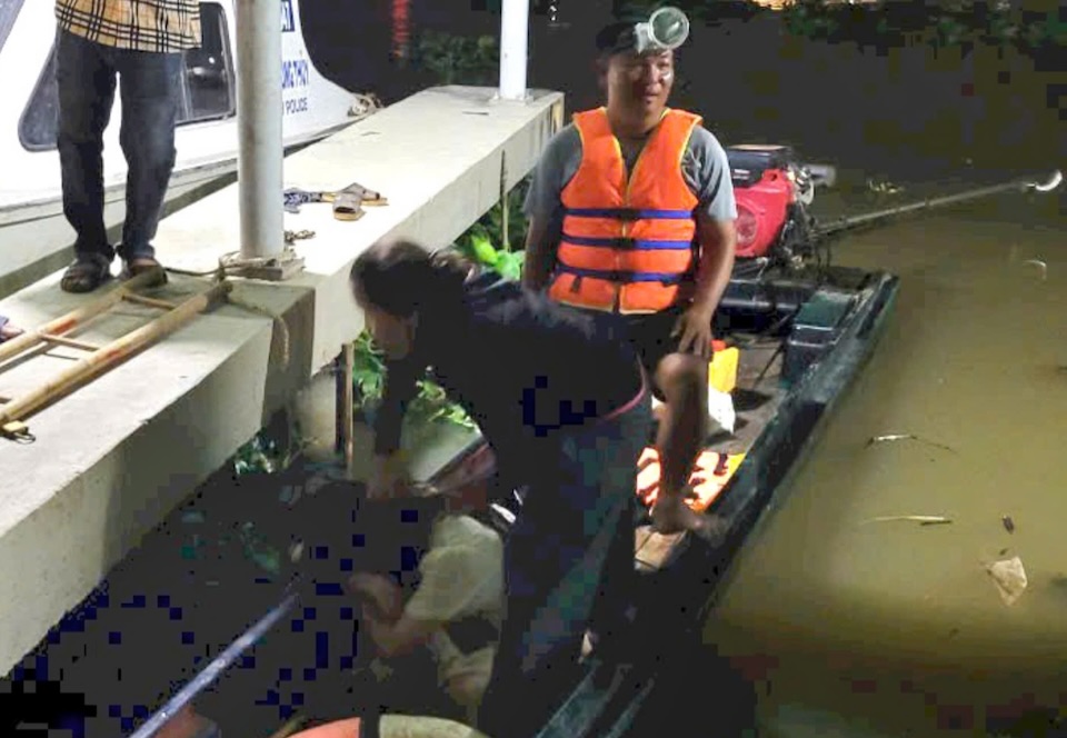 Mr. Dung once saved a person who jumped off Ben Luc bridge to commit suicide. Photo: An Long