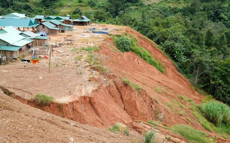 The mountainous region of Quang Nam faces the risk of serious landslides every rainy and stormy season. Photo: Hoang Vuong