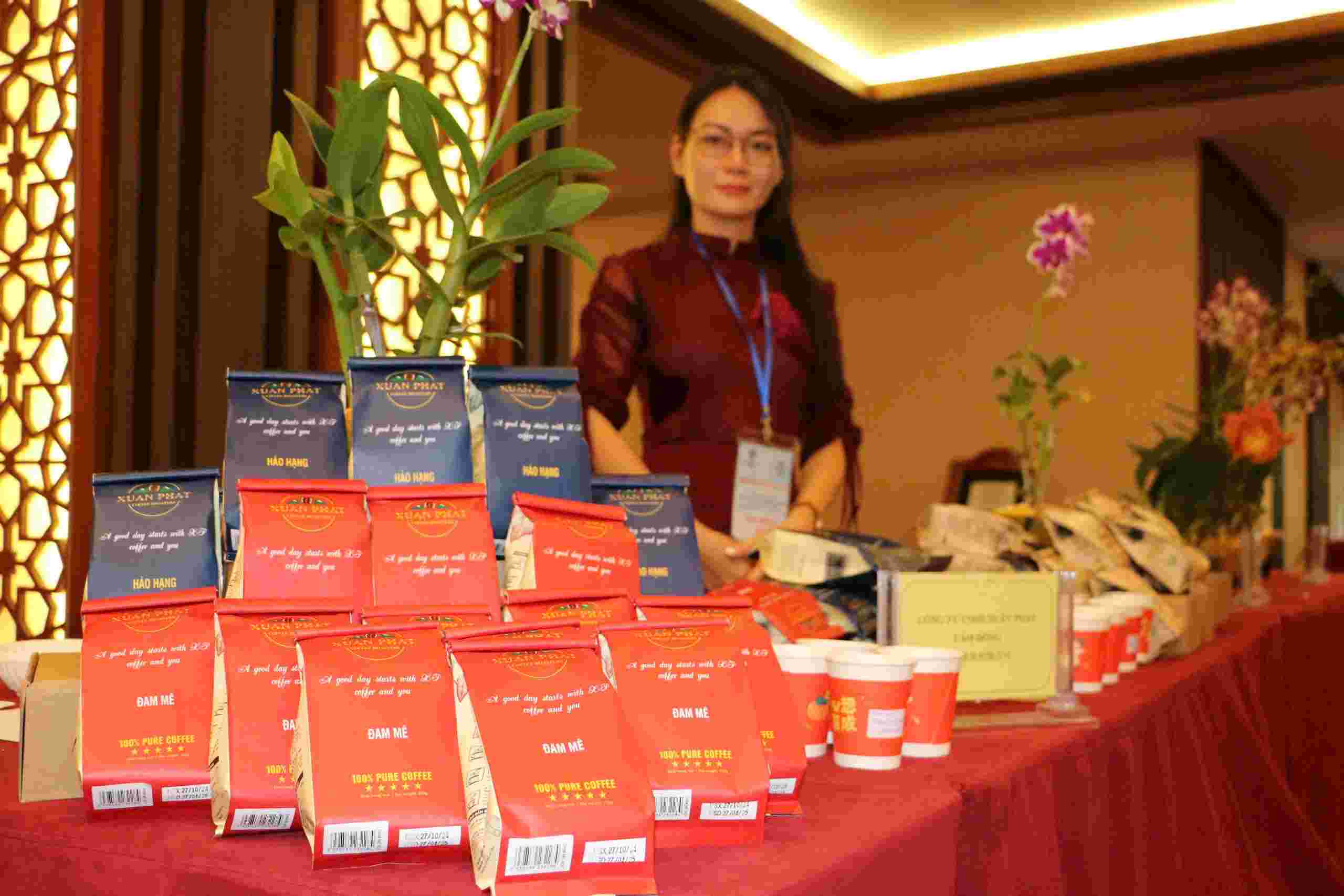 Lam Dong province organizes and introduces quality, typical agricultural products to partners to seek export opportunities to the Chinese market. Photo: Hoai Thanh