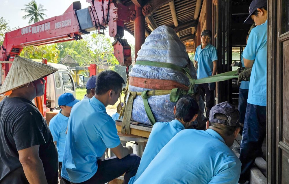 Tu khi thanh lap den nay, Bao tang Lich su Thua Thien Hue dat tru so tai di tich Quoc Tu Giam (cong trinh thuoc Quan the di tich Co do Hue) duoc cong nhan la di tich cap quoc gia dac biet. Nam 2018, UBND tinh Thua Thien Hue da co Quyet dinh ve viec phe duyet chu truong dau tu di doi nang cap Bao tang lich su tinh den tai so 268 Dien Bien Phu (TP Hue).