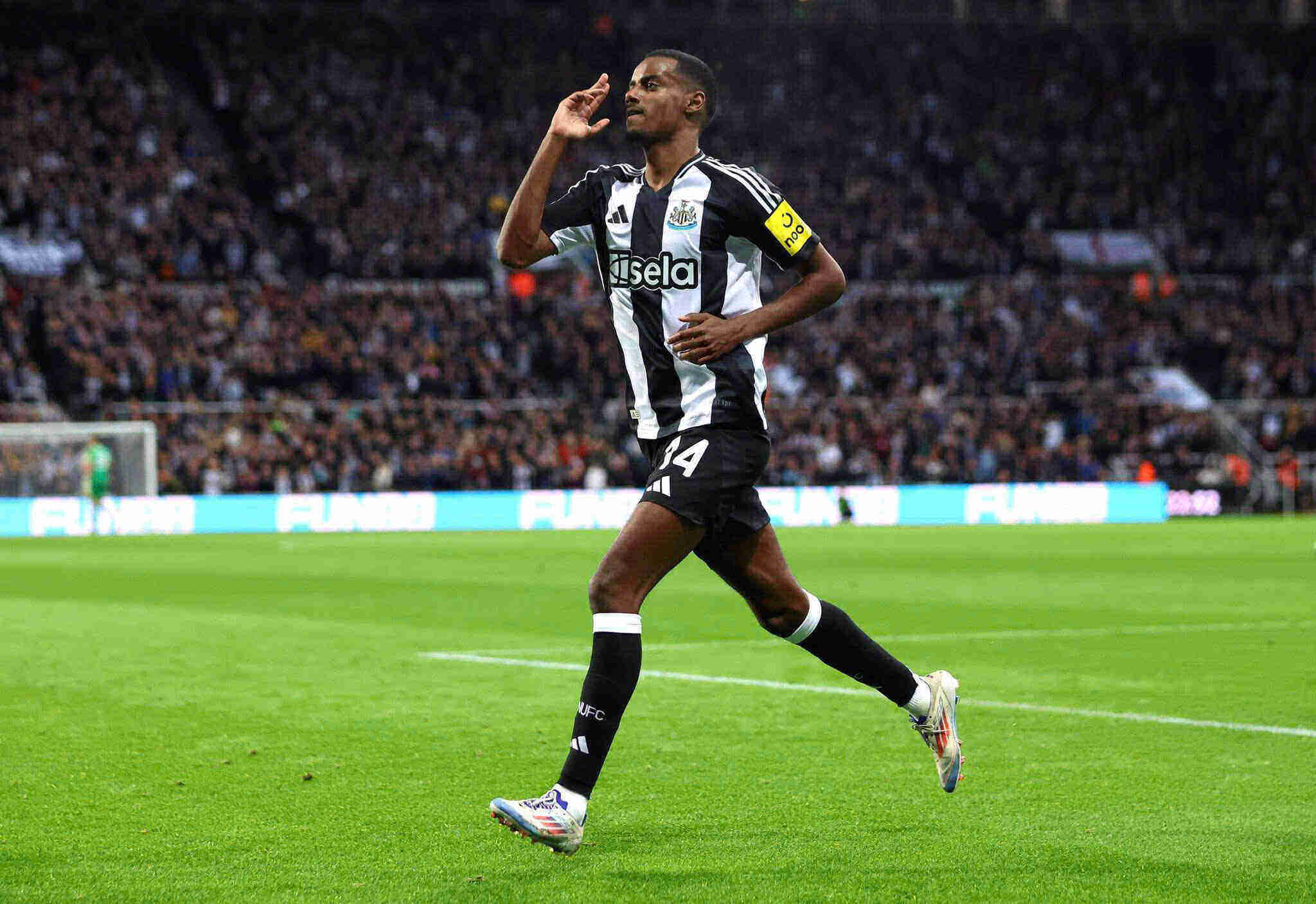 Alexander Isak co the vang mat trong tran dau gap Arsenal.  Anh: Newcastle