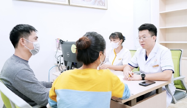 Dr. Nguyen Thanh Trung - Head of the Department of Examination and Consultation for infertile couples. Photo: BVCC