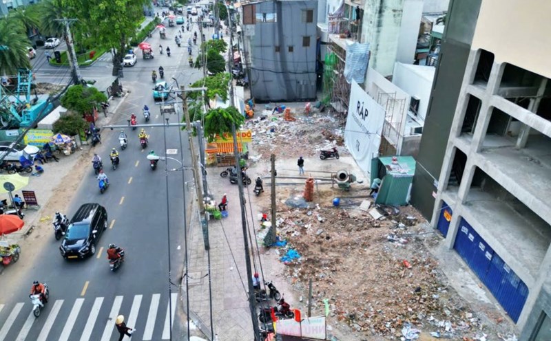 Relocating technical infrastructure of Metro Line 2 on Cach Mang Thang 8 Street. Photo: Anh Tu