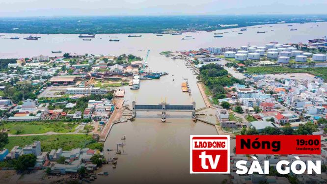 Hot in Saigon: 10,000 billion project is carrying 2,500 billion in loan interest.