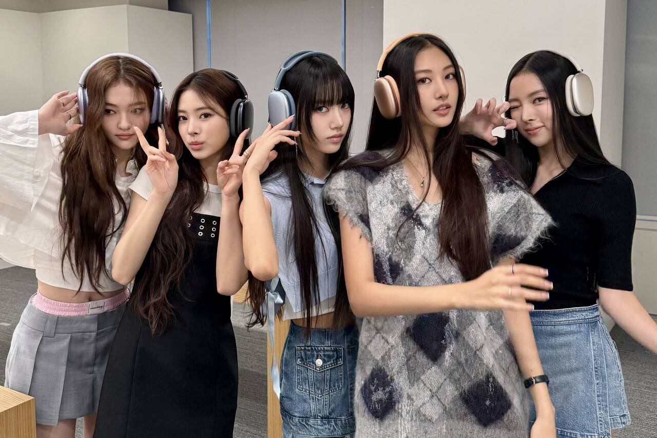 Kpop girl group MEOVV. Photo: Instagram