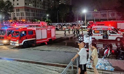 Cháy căn hộ ở chung cư TPHCM trong đêm.