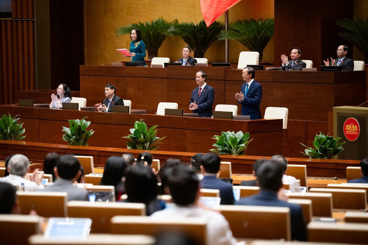 The National Assembly discussed in the hall the draft Law on Teachers. Photo: Pham Thang