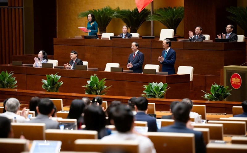 The National Assembly discussed in the hall the draft Law on Teachers. Photo: Pham Thang