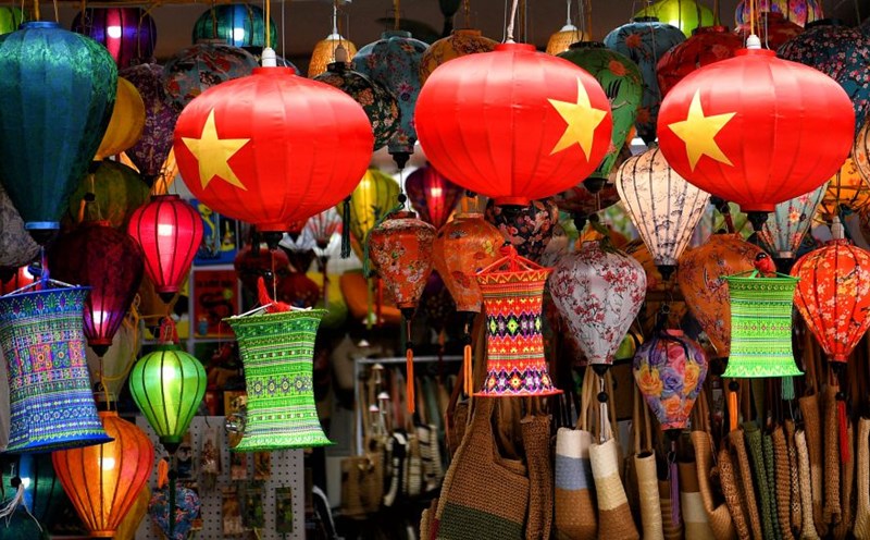 A souvenir shop for tourists (Hanoi).