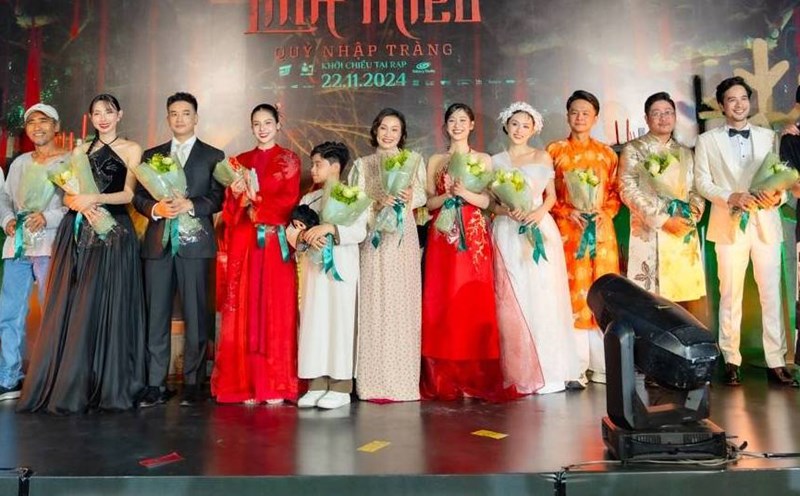 The cast of the movie Linh Mieu. Photo: Producer.
