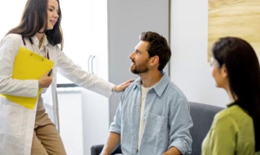 Nguyên nhân gây vô sinh ở nam giới. Ảnh: Theo Healthshots.