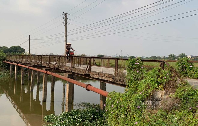 Cầu hơn 50 năm tuổi xuống cấp, sắt hoen gỉ ở Nam Định