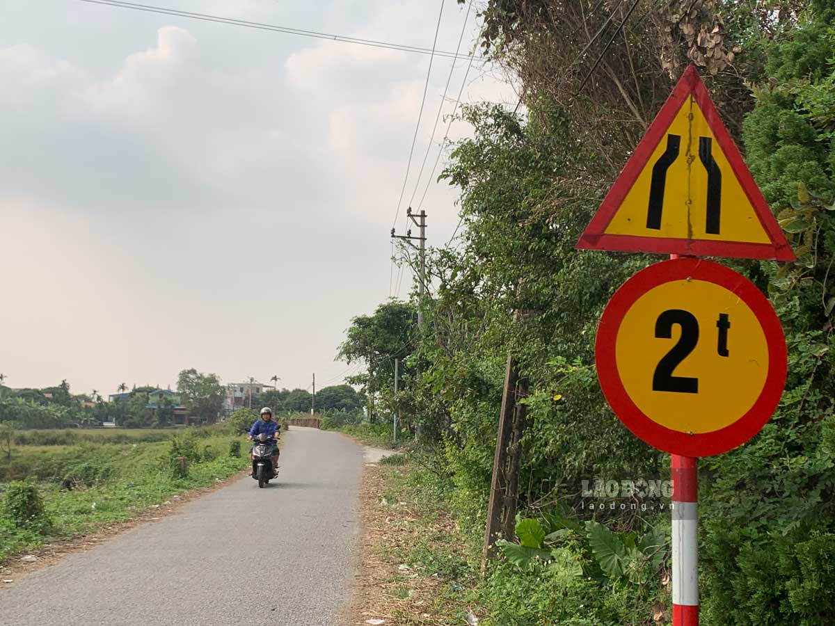 Cầu Rộc nối vào trung tâm xã Liên Bảo cũ là nơi người dân thường xuyên đi lại. Ảnh: Hà Vi