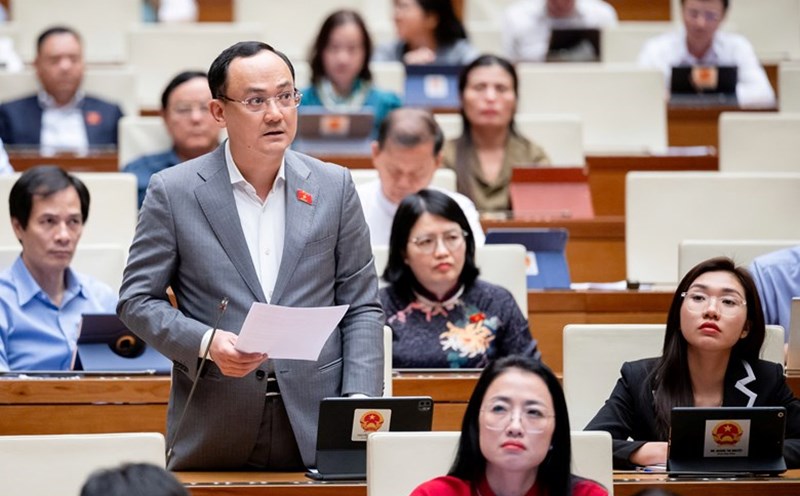 Delegate Nguyen Ngoc Son (Hai Duong Delegation) speaks at the hall. Photo: National Assembly