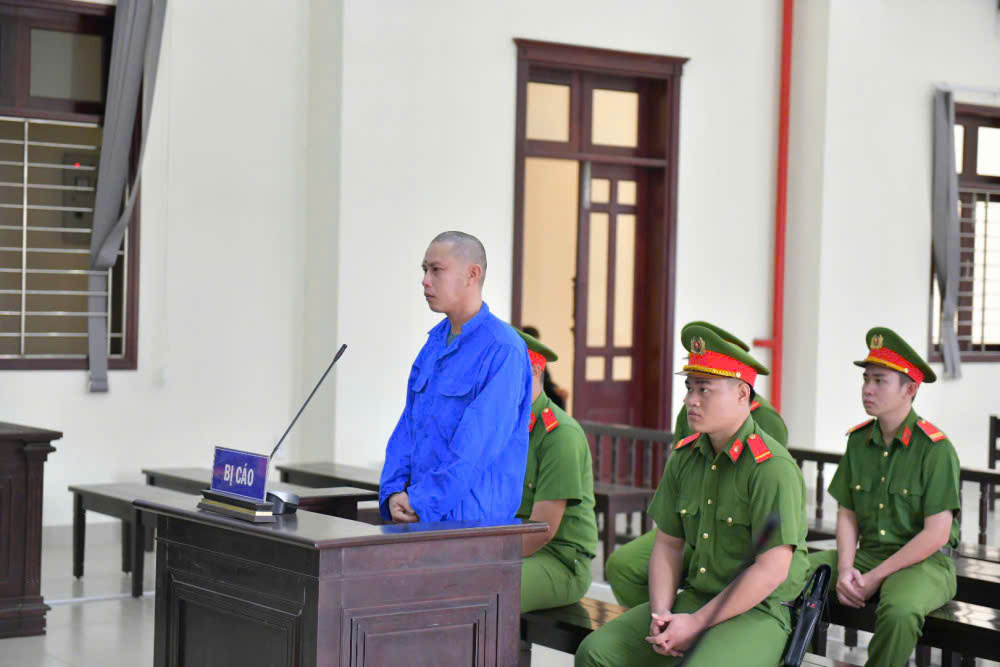 Defendant Tran Van Men was sentenced to death for illegally transporting drugs. Photo: An Long