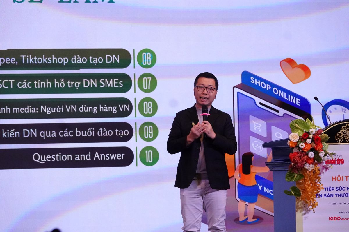 The Vietnam E-commerce Association (VECOM) has many solutions to support Vietnamese businesses. Photo: Nguyen Dang