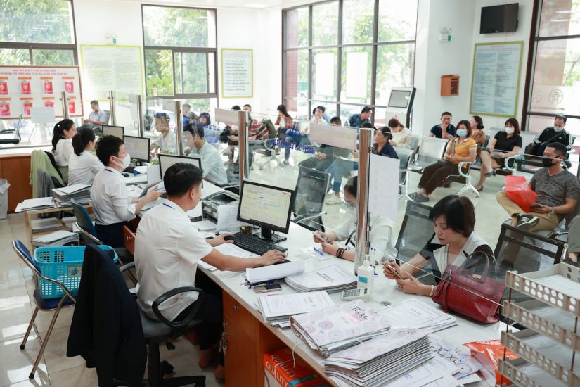 It is necessary to continue streamlining the apparatus, reducing staff, and reducing regular expenditures to reserve resources for development investment. Photo: Hai Nguyen