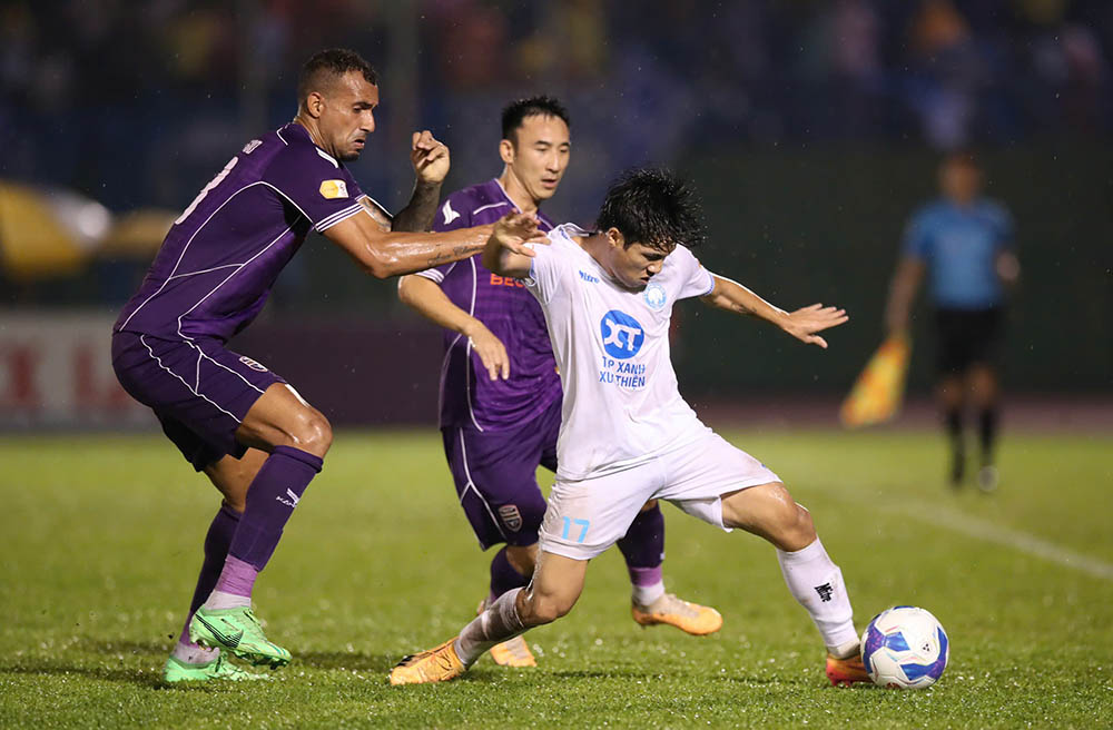 Chung cuoc, tran dau khep lai voi chien thang 4-1 cho Nam Dinh. Ba diem co duoc giup doi bong thanh Nam leo len vi tri thu 2 tren bang xep hang voi 19 diem, kem doi dau bang Thanh Hoa 1 diem.