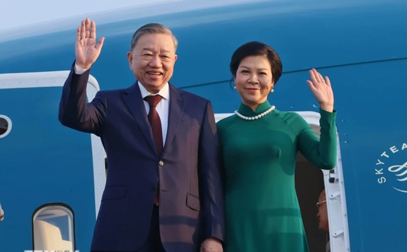 General Secretary To Lam and his wife depart for an official visit to Malaysia. Photo: VNA