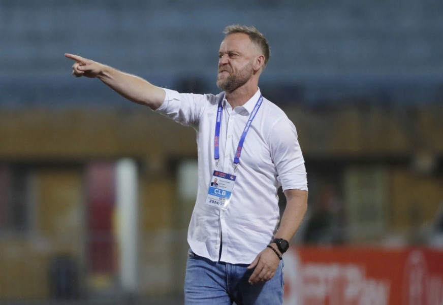 Coach Mano Polking hopes Vietnam team will win AFF Cup 2024. Photo: Minh Dan